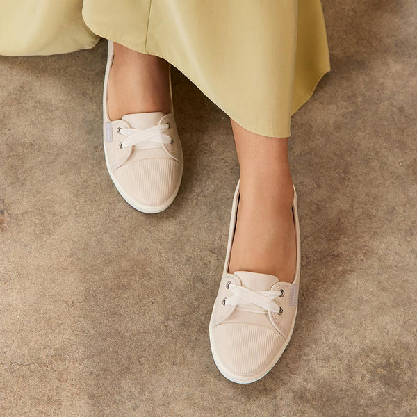 Frankie4 Hannah III 2 Colours Chalk Embossed ~ Camel Punched