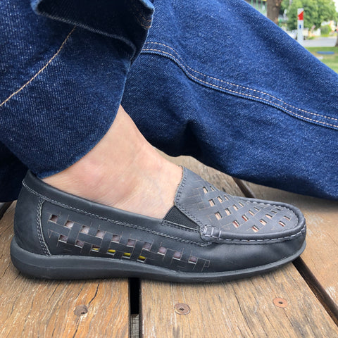 CC Resorts Taffy Black Leather Slip on