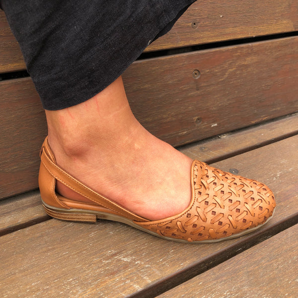 Sala ~ Cressa ~ Black ~ Coconut