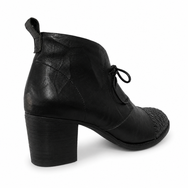 Silent D Waldo Black Shrunken Leather by Django & Juliette