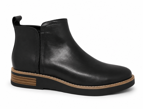 Django & Juliette Robbin Leather Boot ~ Tan ~ Black