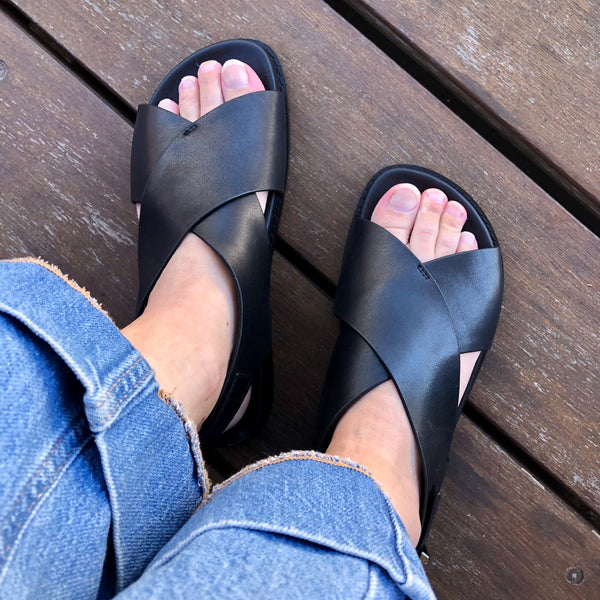Ziera Hanako ~ Black ~ Leather