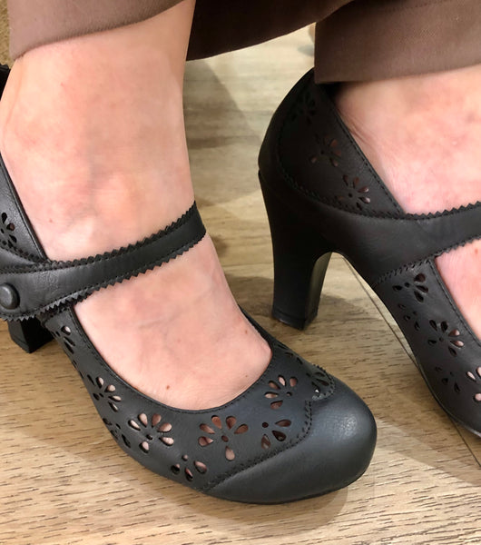 I Love Billy Tanio Smooth Allover Daisy Punch