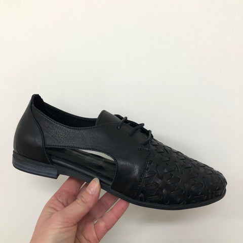 Sala ~ Cramar ~ Black Leather