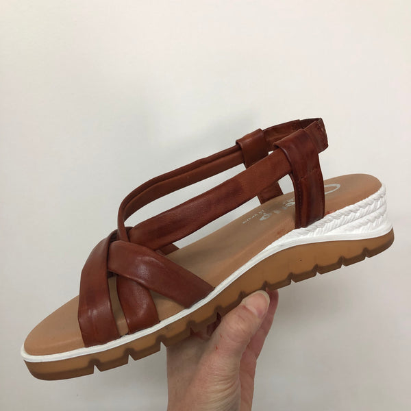 Cabello Vashti ~ Tan ~ Leather