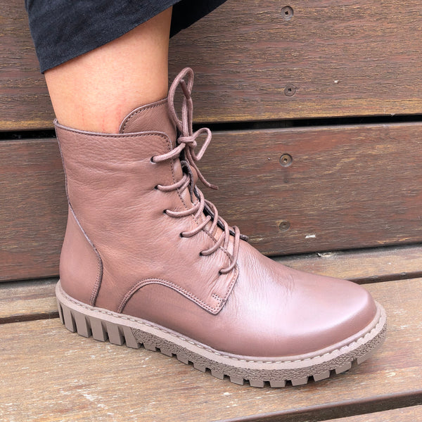 Bueno Jenny Taupe Leather Boot