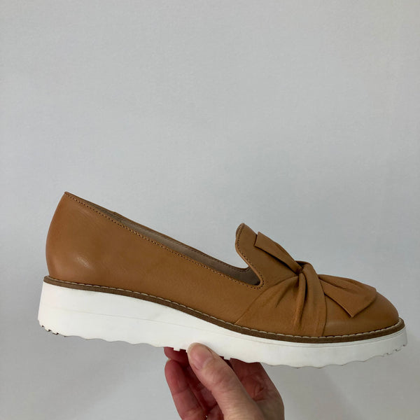 Top End Oclem ~  11 Colours ~ Black ~ Tan ~ Navy ~ Pale Rose ~ Tan Choc Sole ~ Silver ~ Denim ~ White Stripe Multi