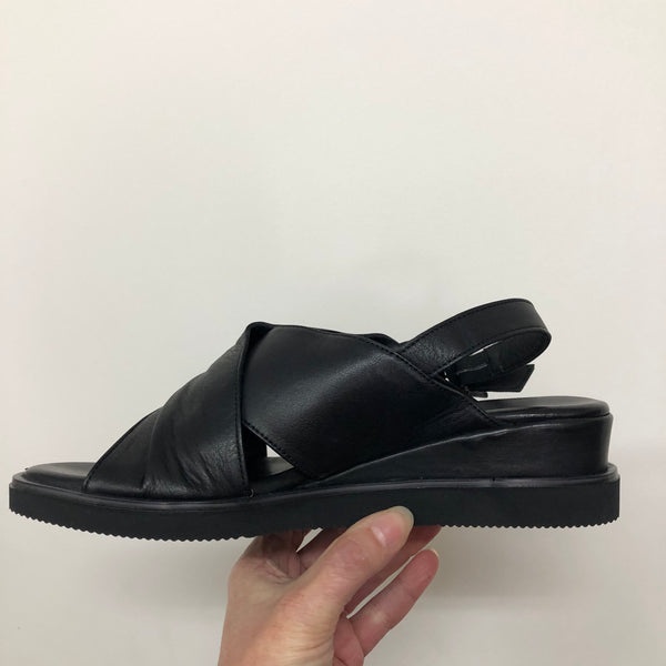 Sala ~ Webster ~ Black ~ Coconut ~ Leather