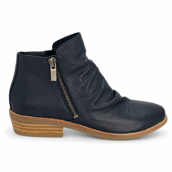 Django & Juliette Lankin  Colours ~ Black ~ Chocolate ~ Navy ~ Cognac ~ Leather