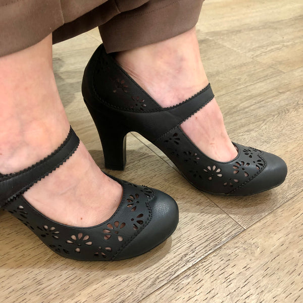 I Love Billy Tanio Smooth Allover Daisy Punch