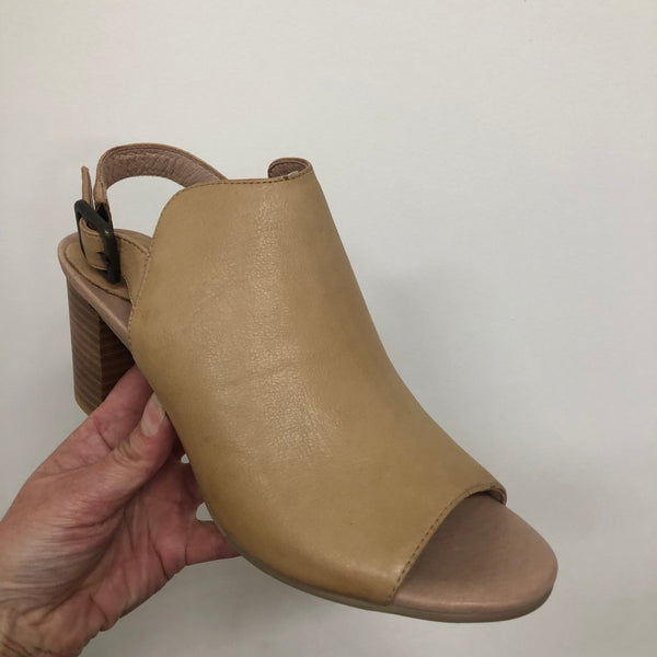 Django and Juliette Sauda Tan Leather