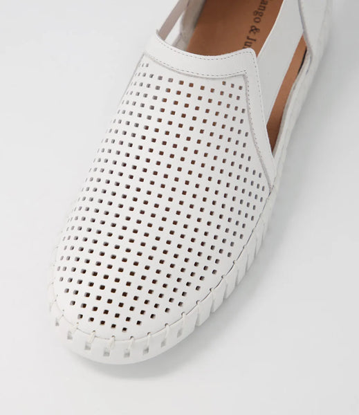 Django & Juliette Habiki ~ White ~ Almond ~ Leather