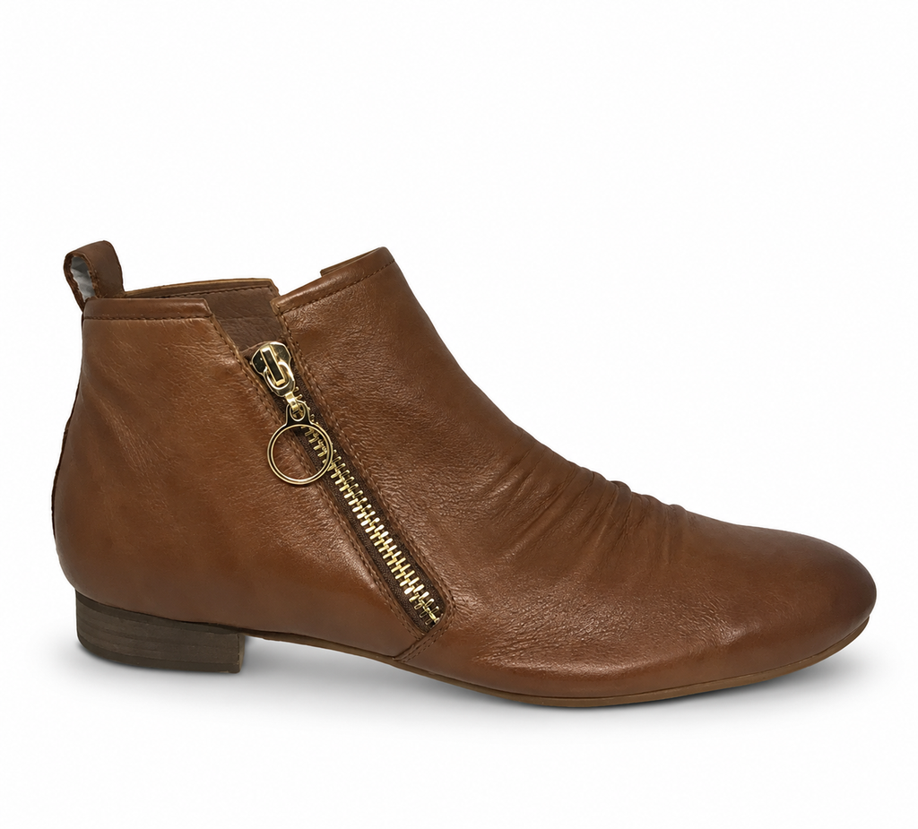 Django & Juliette Gingerly Leather Boot ~ Tan ~ Black