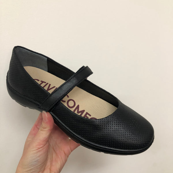 Ziera Wexie ~ Tan ~ Black ~ Leather
