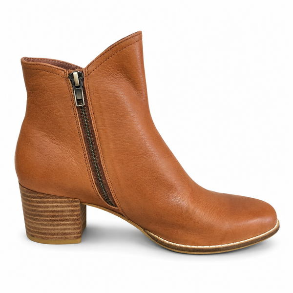 Django & Juliette ~ Mockas ~ 4 Colours ~ Black ~ Chocolate Light Suede ~ Almond ~ Cognac