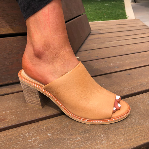 Top End Grianne ~ Black ~ Tan