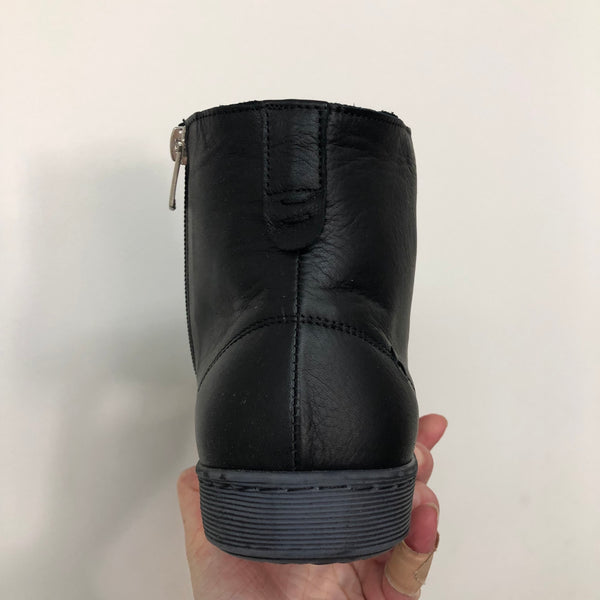 Rilasarre Tempo ~ Cognac ~ Elwood ~ Black ~ Leather Boot