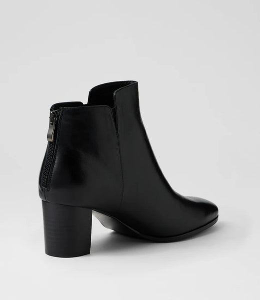 Django & Juliette Bennish Black