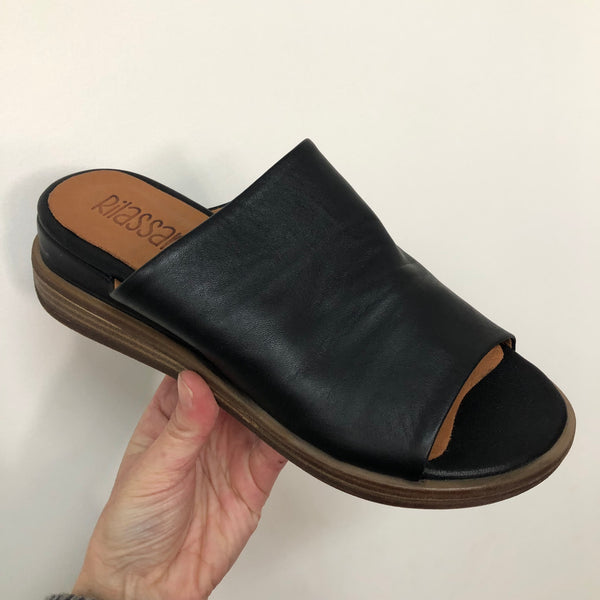Rilasarre ~ Faith ~ Black Leather