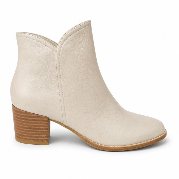 Django & Juliette ~ Mockas ~ 4 Colours ~ Black ~ Chocolate Light Suede ~ Almond ~ Cognac