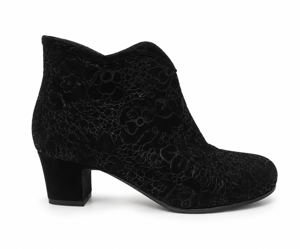 Django & Juliette Itsy Suede Black Boot