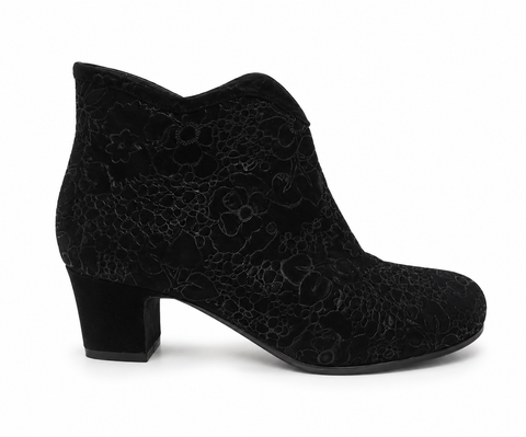Django & Juliette Itsy Suede Black Boot