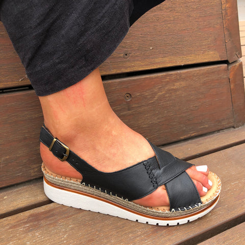 Sala Oamira ~ Coconut ~ Black ~ Leather