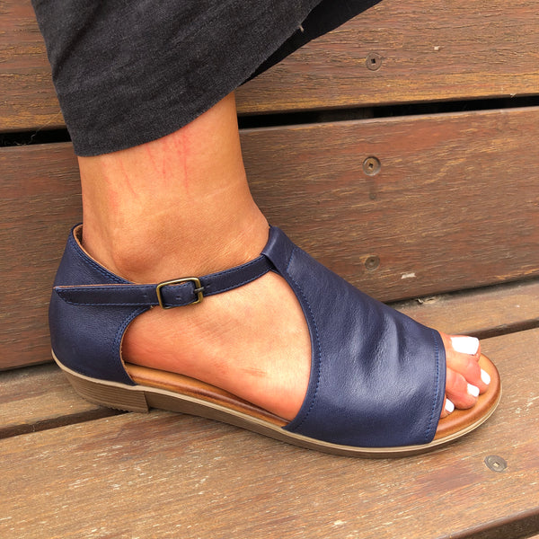 Cabello ~ Content ~ Black ~ Navy ~ Leather