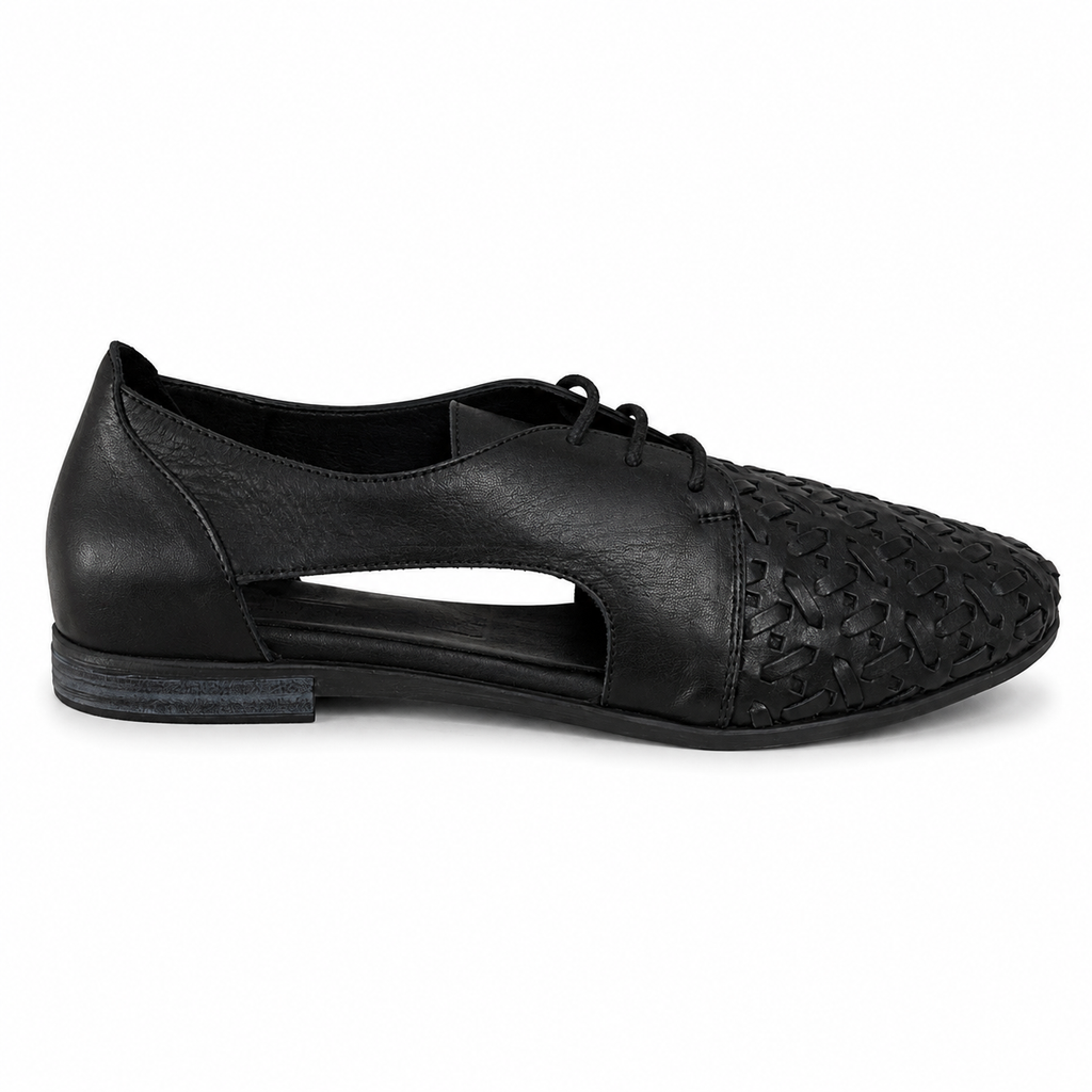 Sala ~ Cramar ~ Black Leather