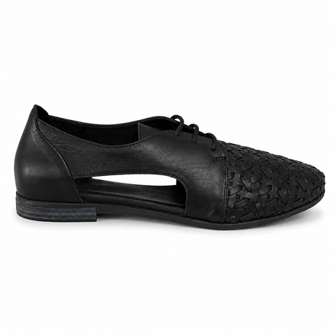 Sala ~ Cramar ~ Black Leather