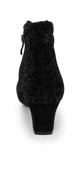 Django & Juliette Itsy Suede Black Boot
