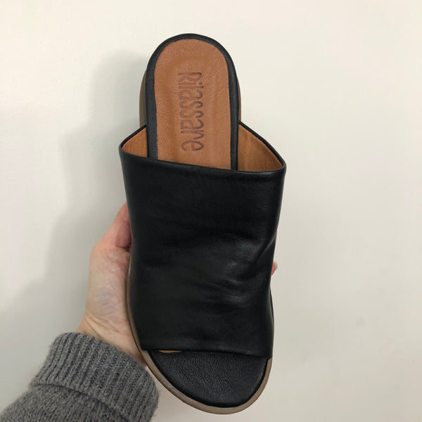 Rilasarre ~ Faith ~ Black Leather
